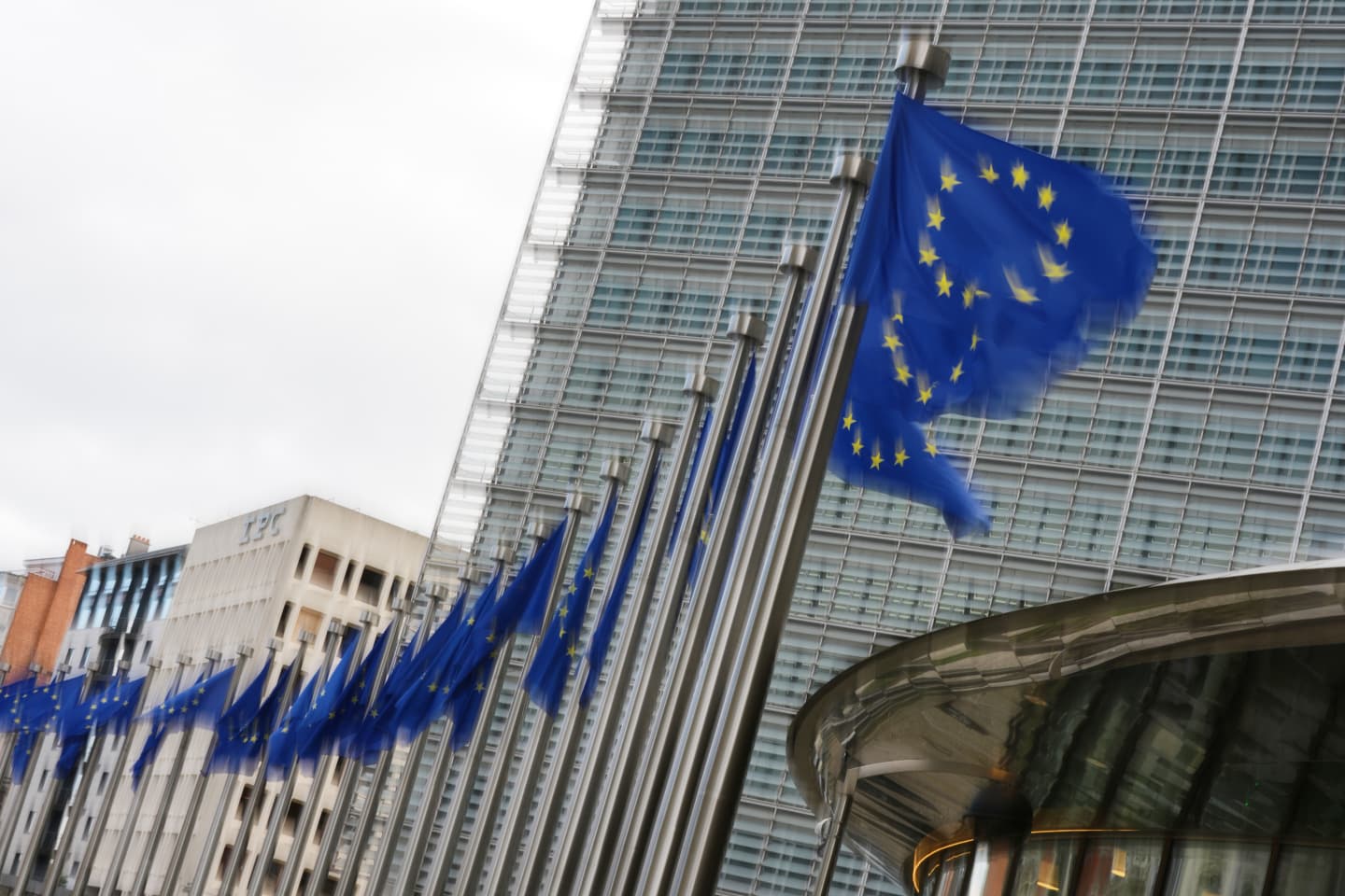 EU DMA gatekeeper designation targets AWS and Microsoft Azure cloud services