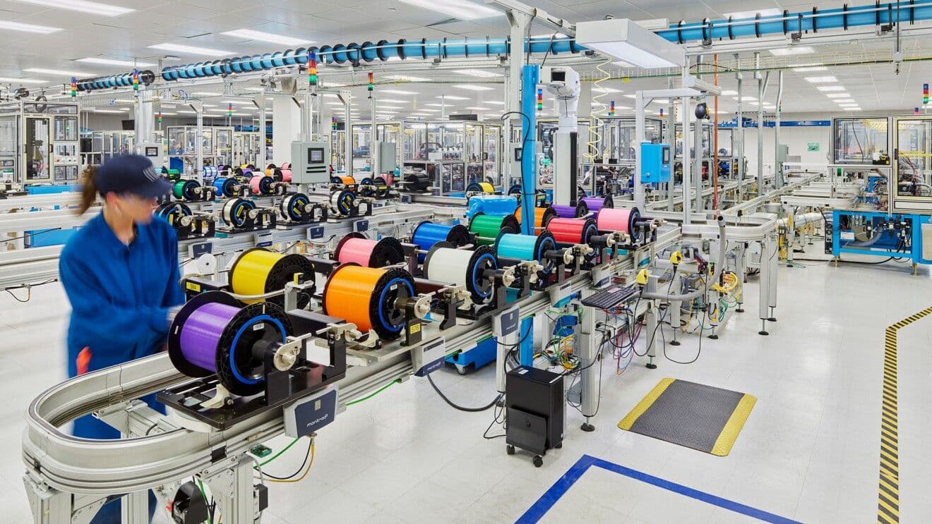 AWS secures multibillion-dollar fiber supply with Corning for AI workloads