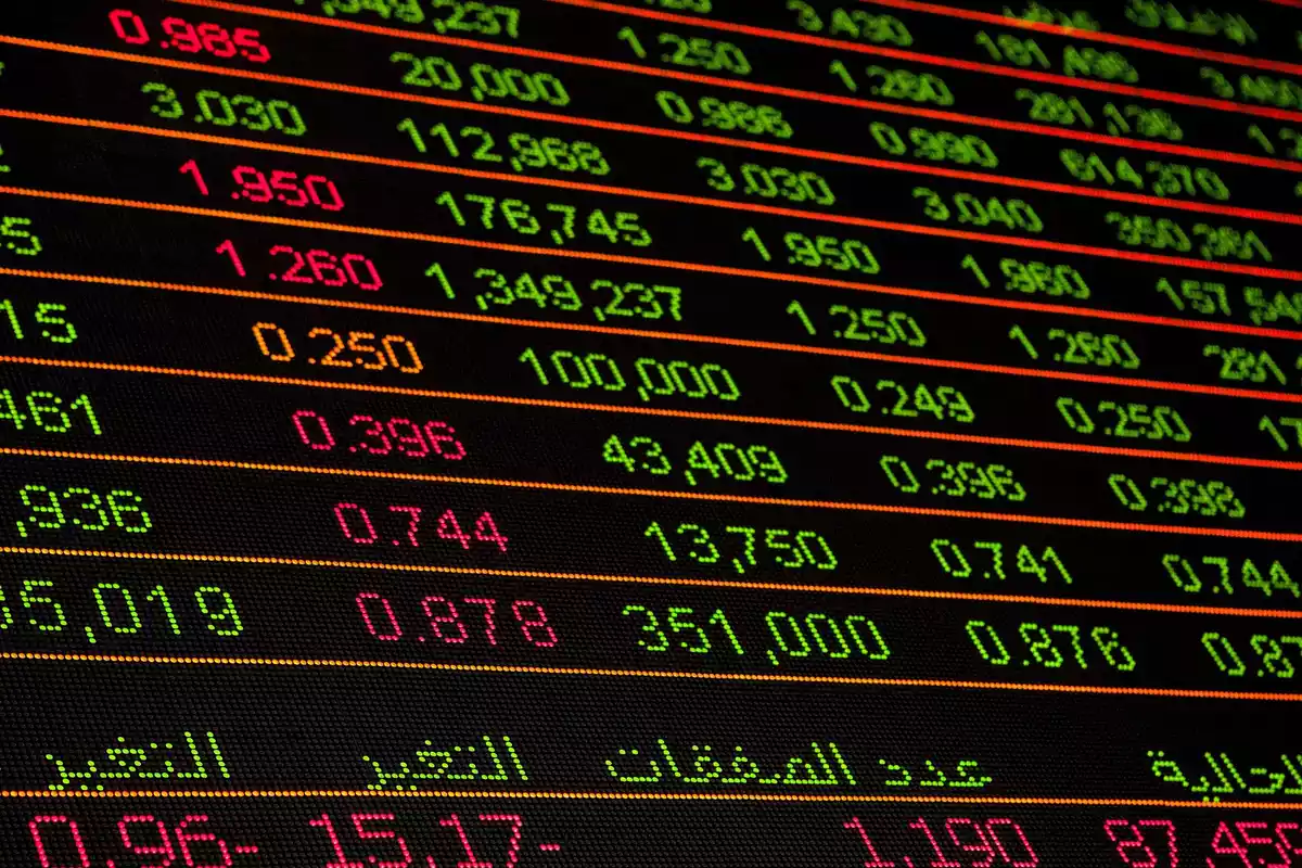 Netflix consolidates after Q1 results and Bank of America Buy