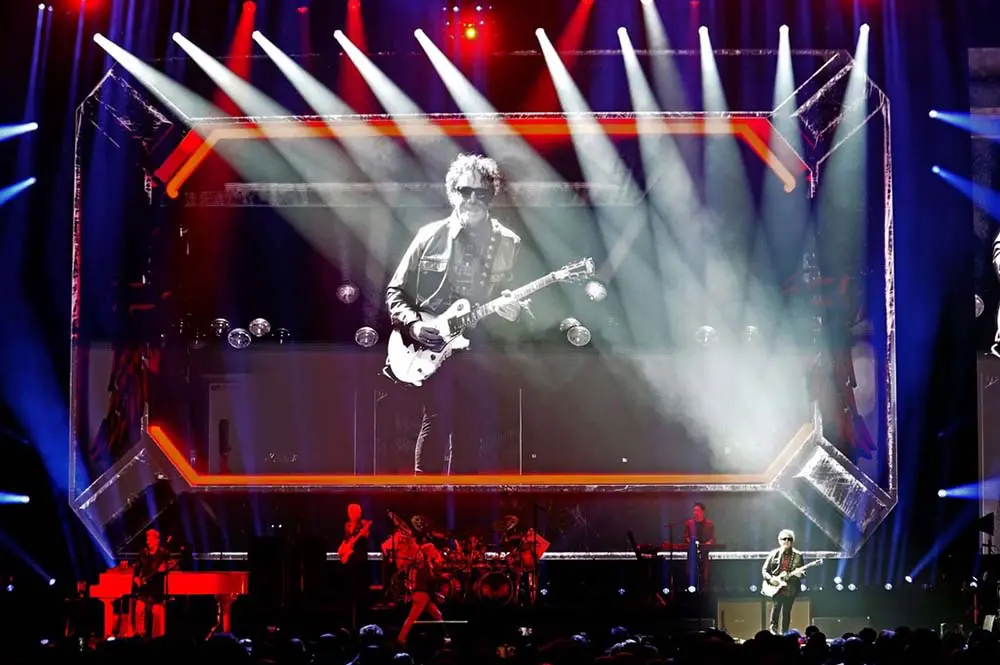 Follow-Me automates lighting for Journey and Miss Li touring productions