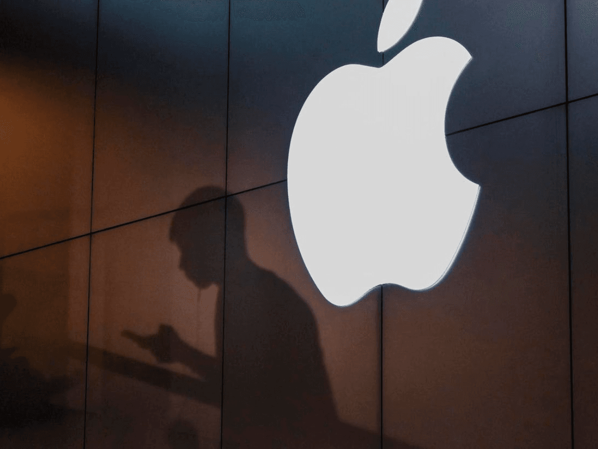 Apple patches 194 security flaws across WebKit, WebRTC, and tvOS