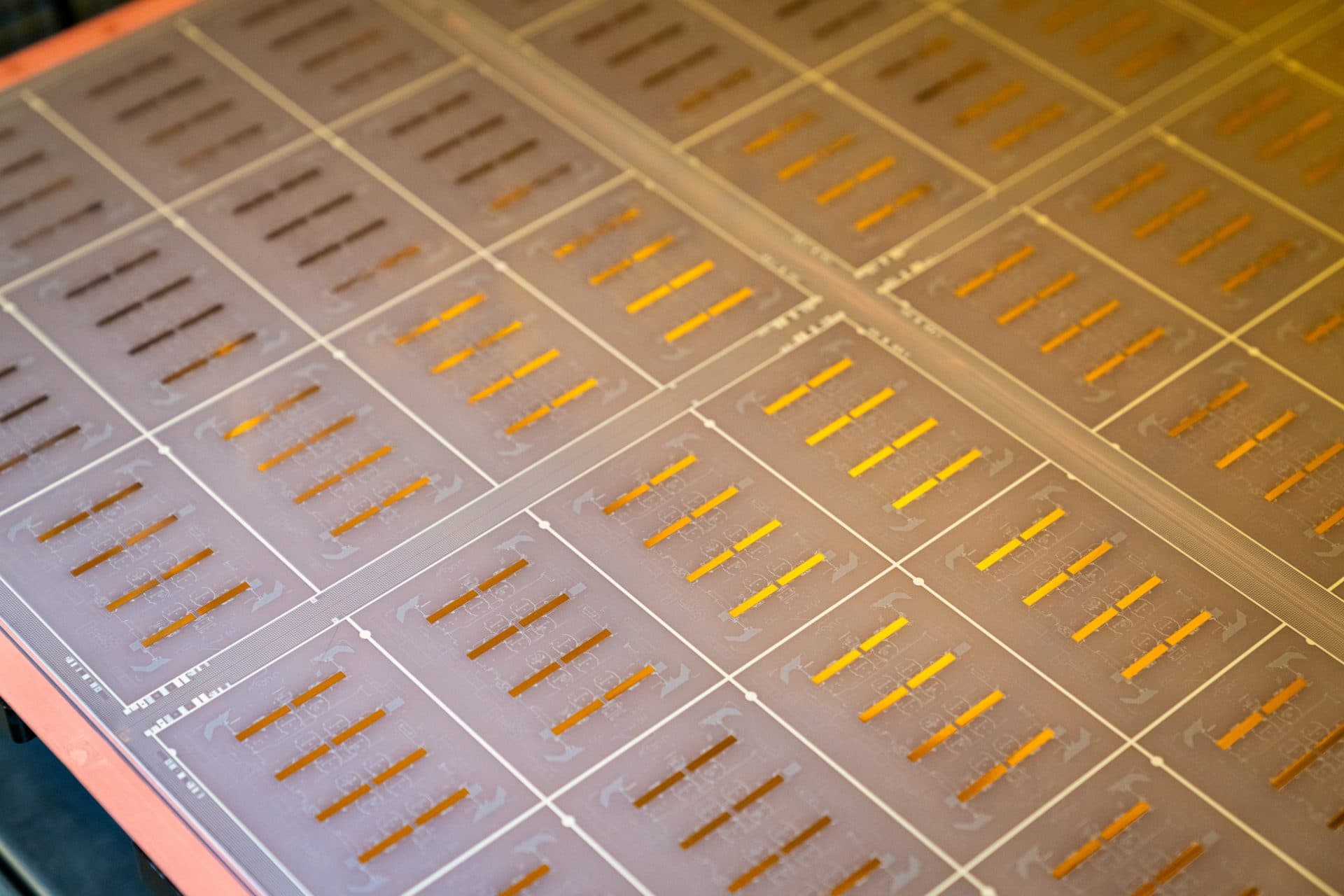 Intel EMIB-T breaks packaging limits for ultra-large AI and HPC chips