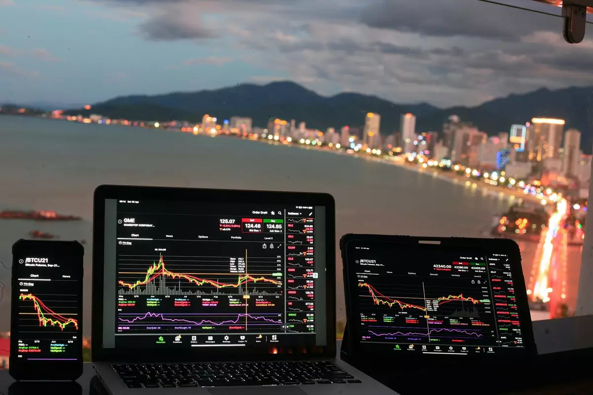 Akamai shares drop 12% from May peak as valuation cools