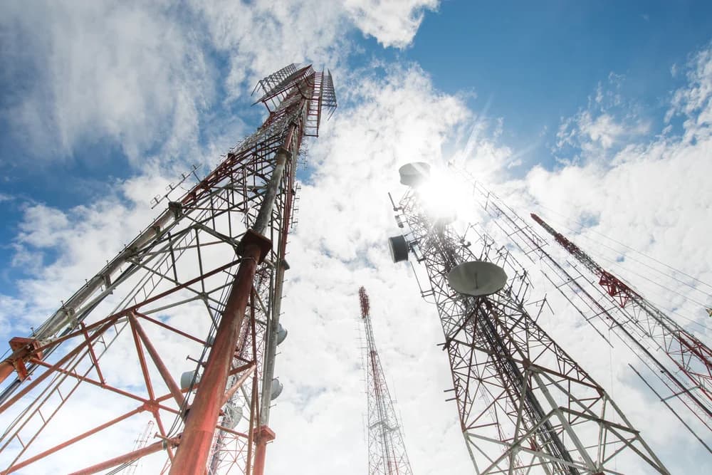 Charlie Ergen Explores LPTV Licenses to Bolster Dish Network Media Assets